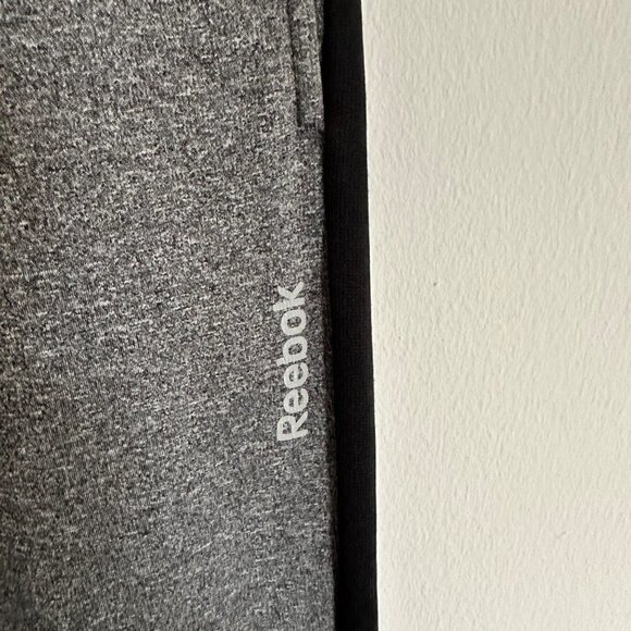 Reebok Men's Sweatpants Size Small Casual Fleece Knit Pants Pockets Active Grey - Picture 3 of 12